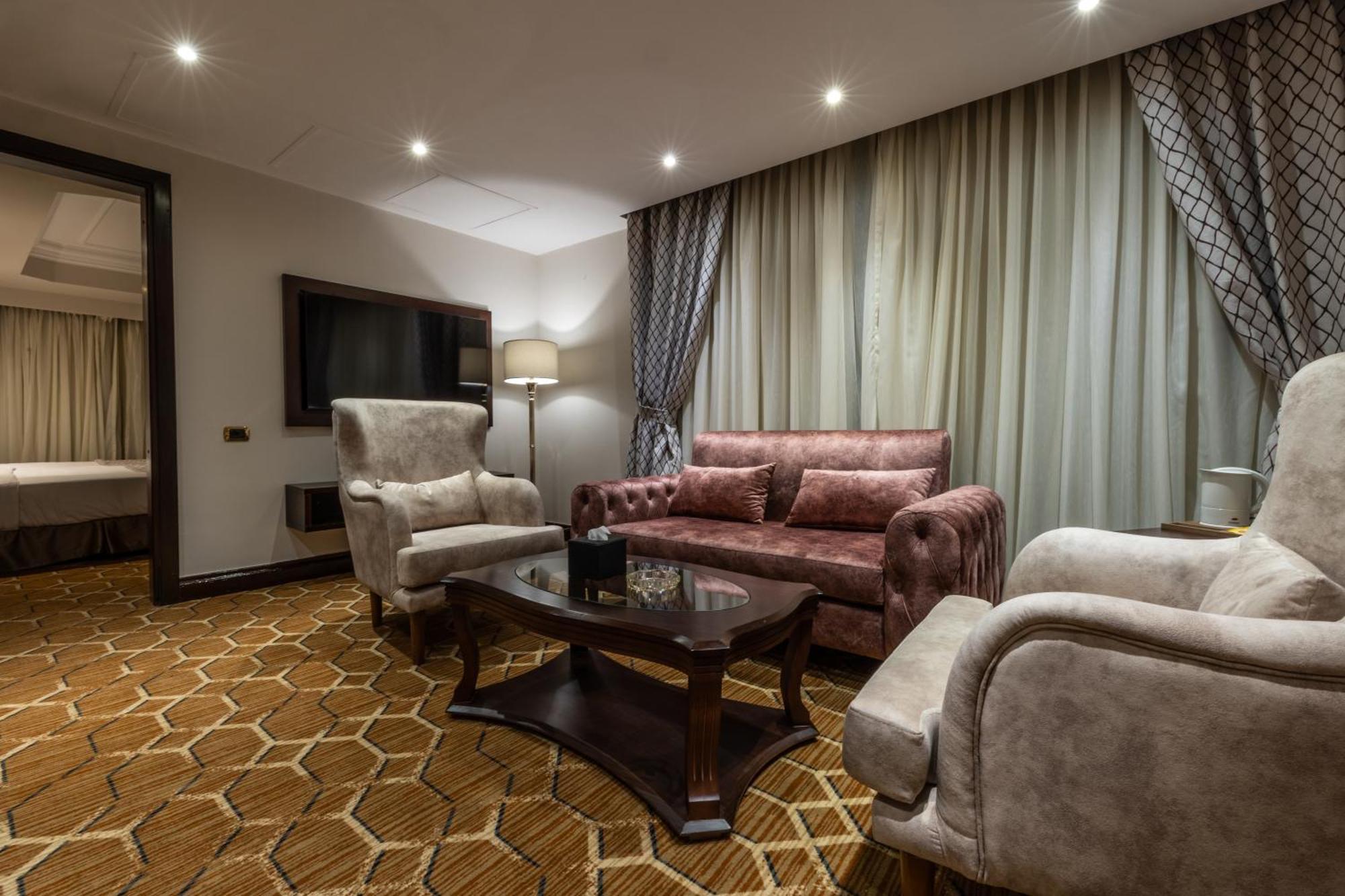 Triumph Plaza Hotel Кайро Екстериор снимка